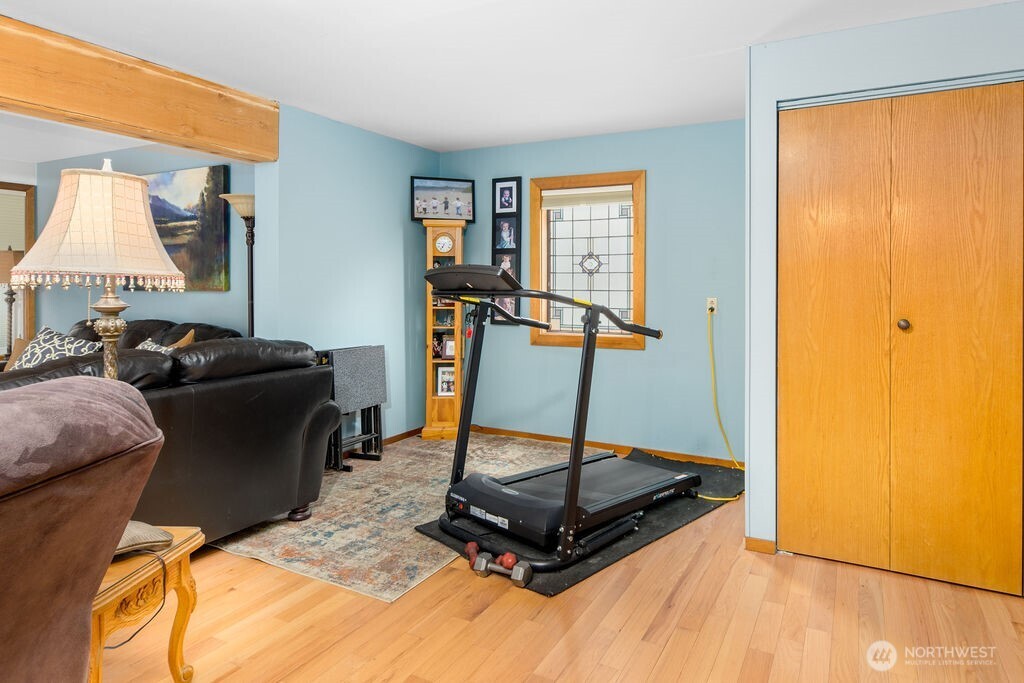 908 Riverside Drive SE