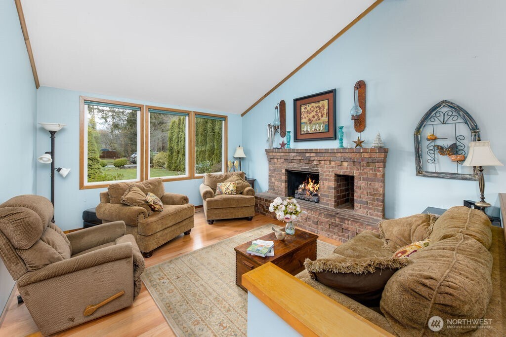 908 Riverside Drive SE