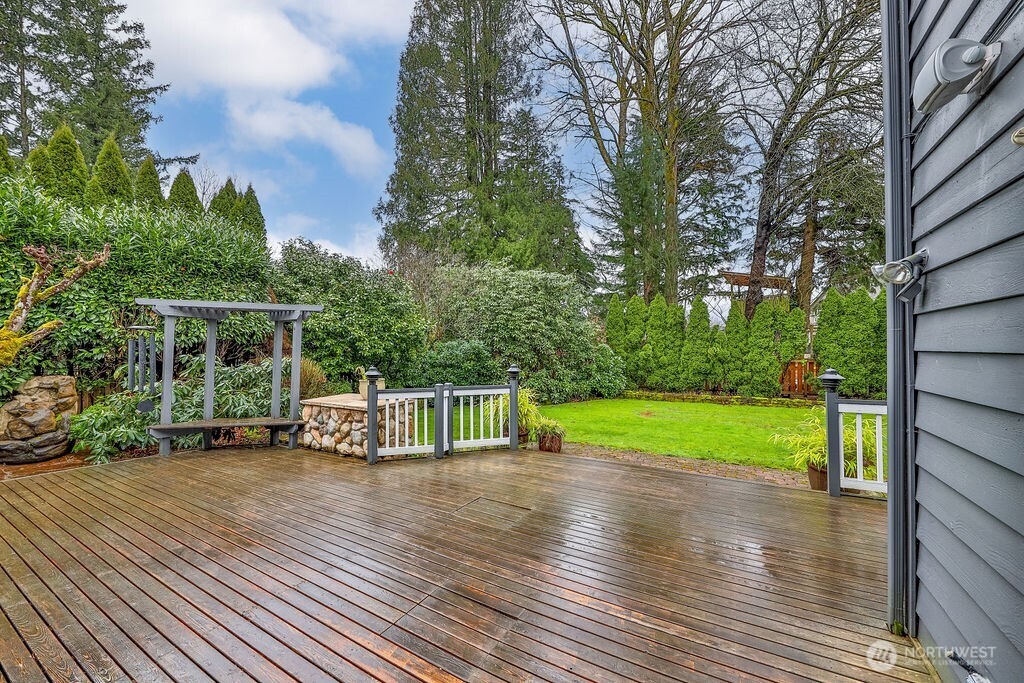 908 Riverside Drive SE