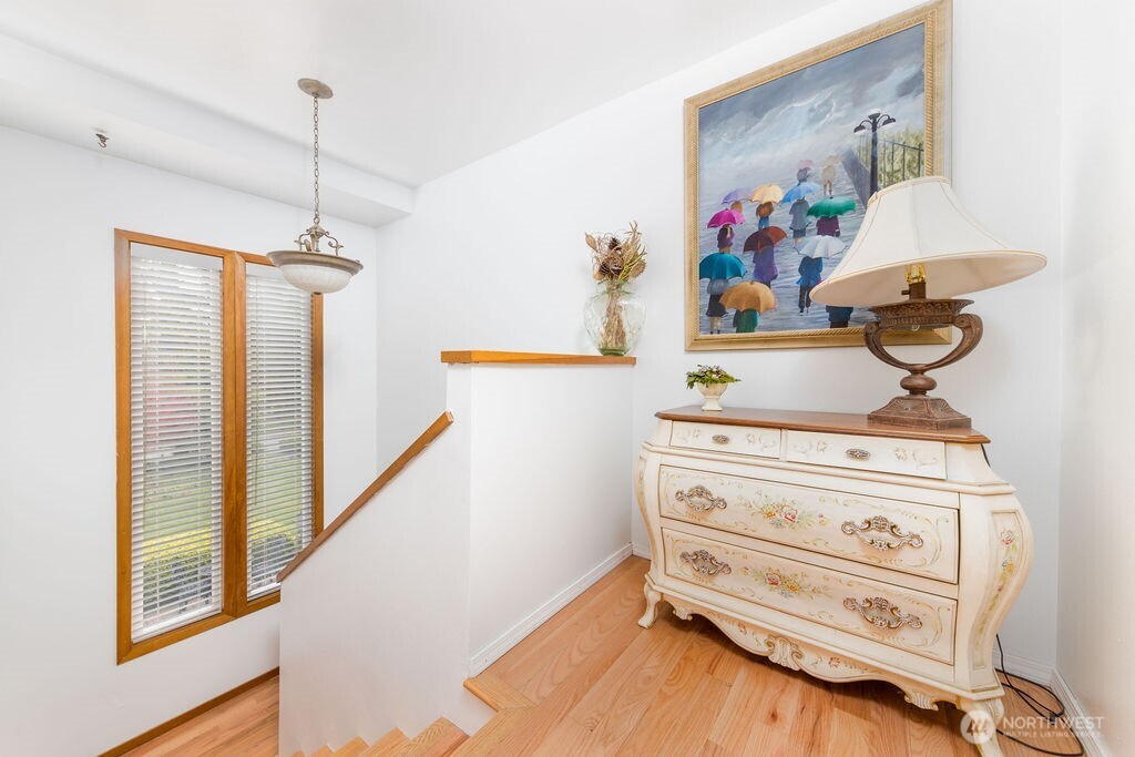 908 Riverside Drive SE