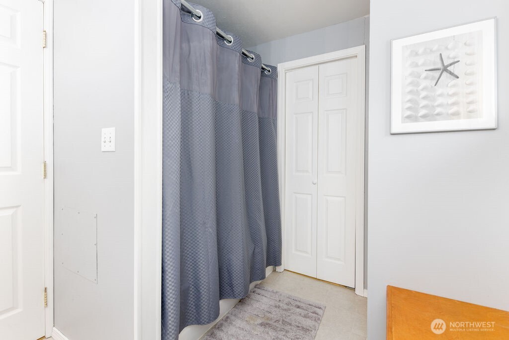 908 Riverside Drive SE