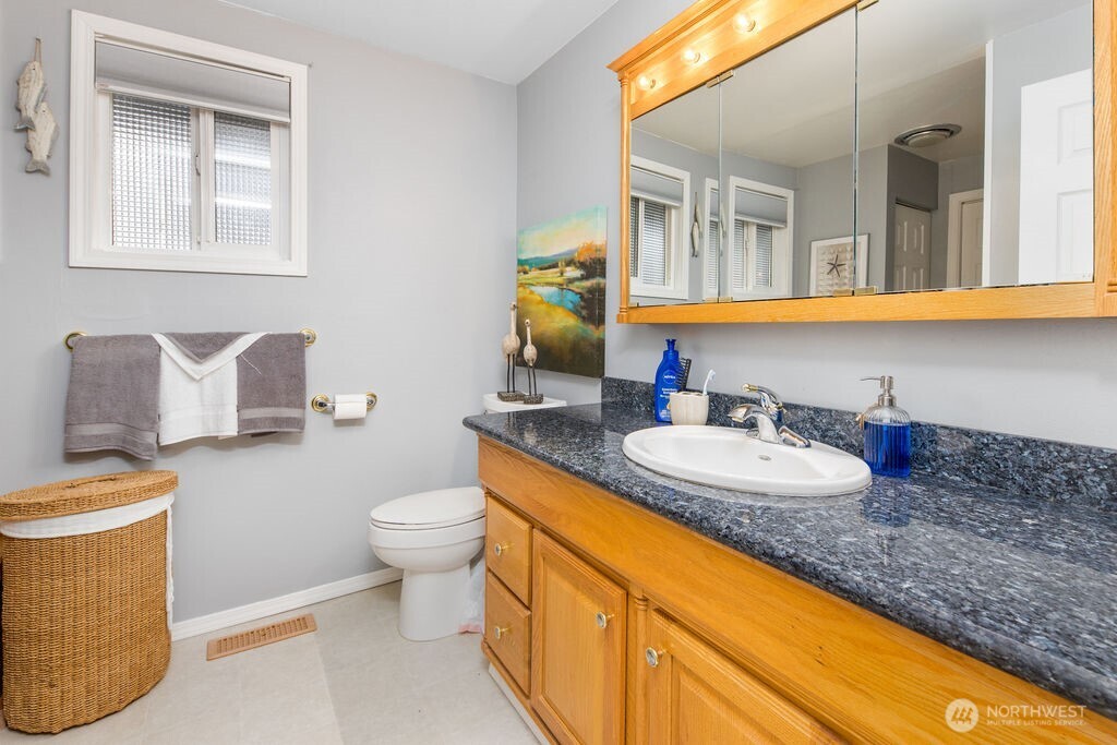 908 Riverside Drive SE