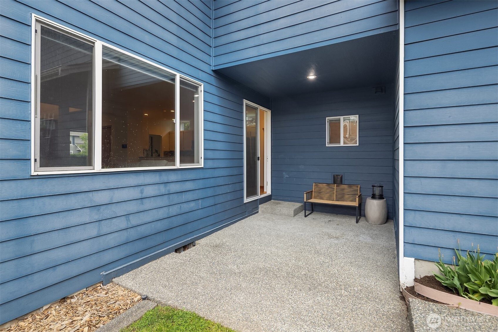 7320 Douglas Avenue SE