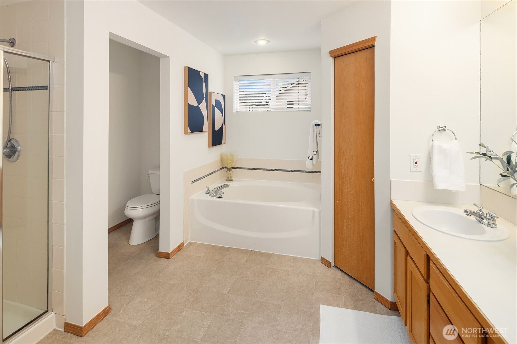 7320 Douglas Avenue SE