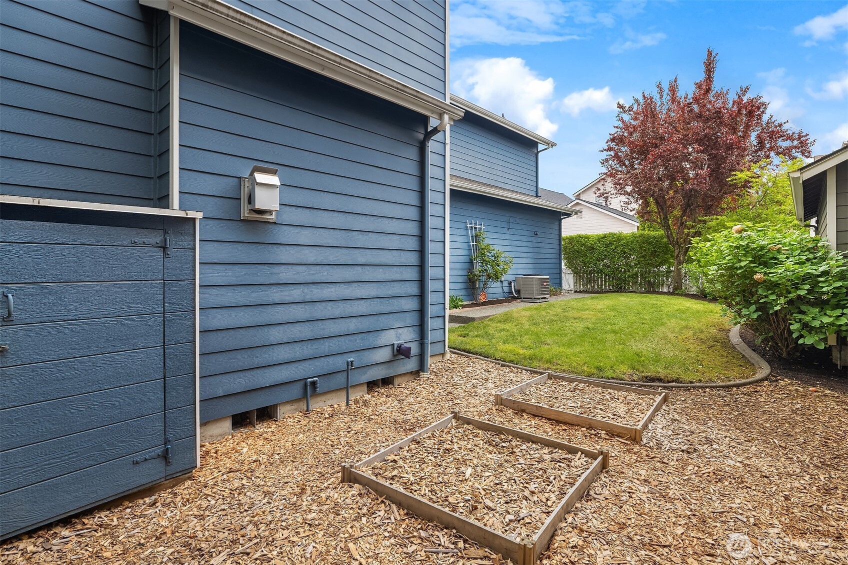 7320 Douglas Avenue SE