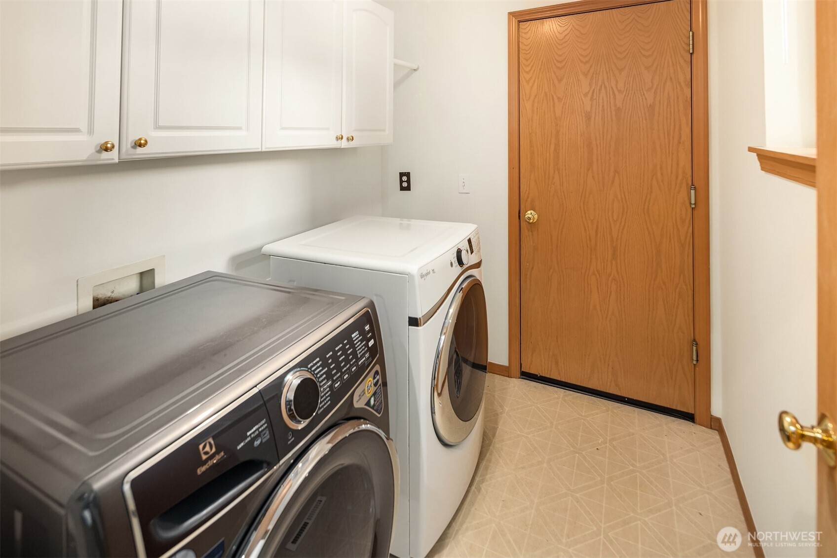 7320 Douglas Avenue SE