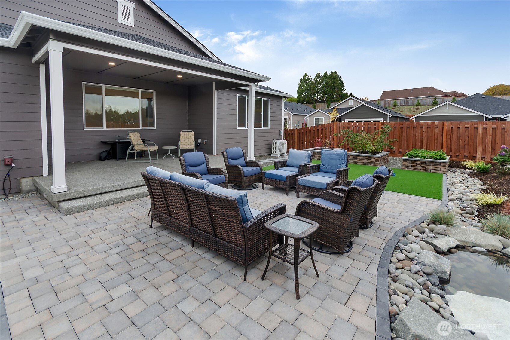9242 Nootka Court SE