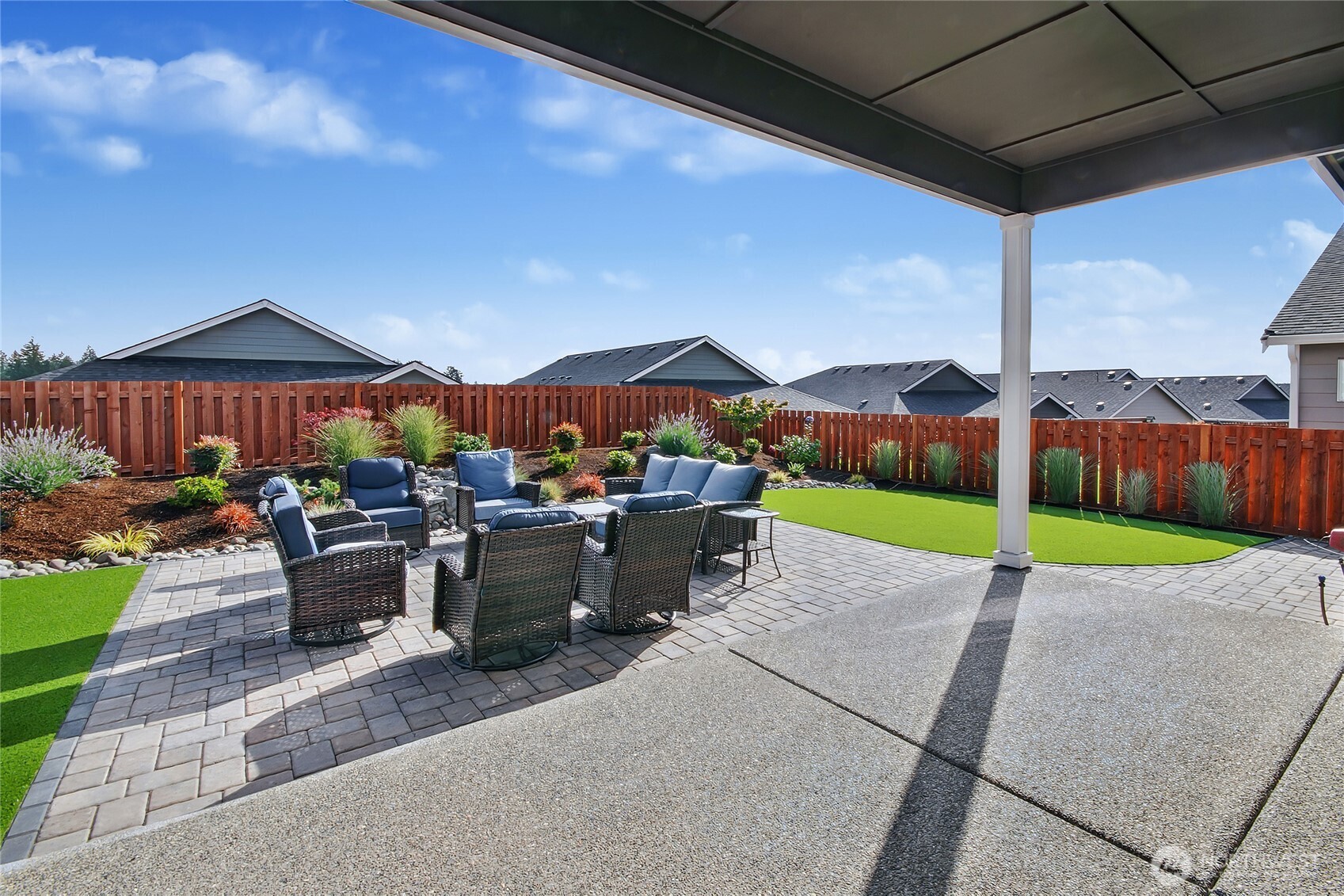 9242 Nootka Court SE