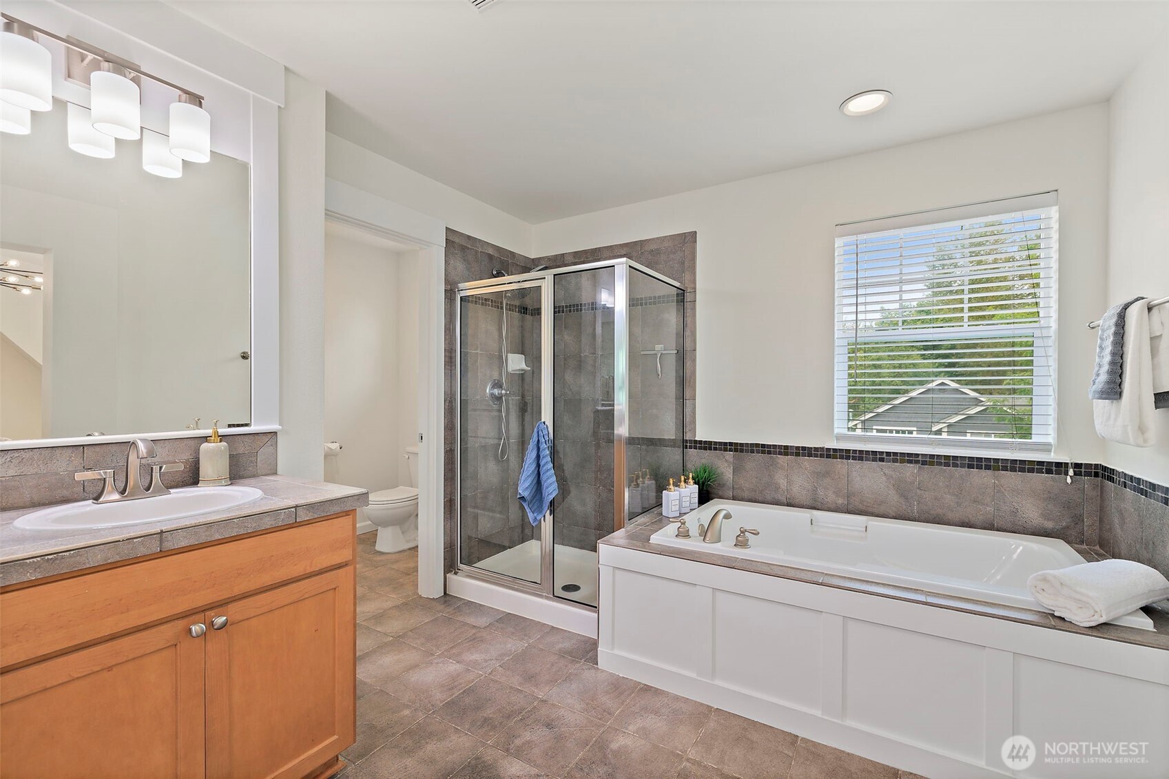 6912 Silent Creek Avenue SE