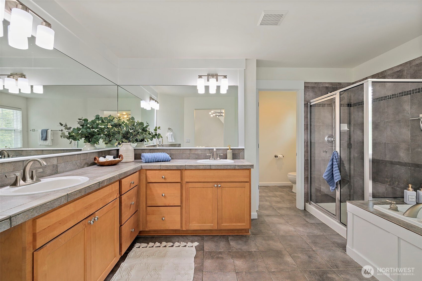 6912 Silent Creek Avenue SE