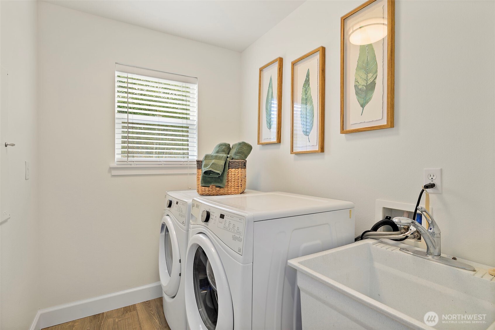 6912 Silent Creek Avenue SE