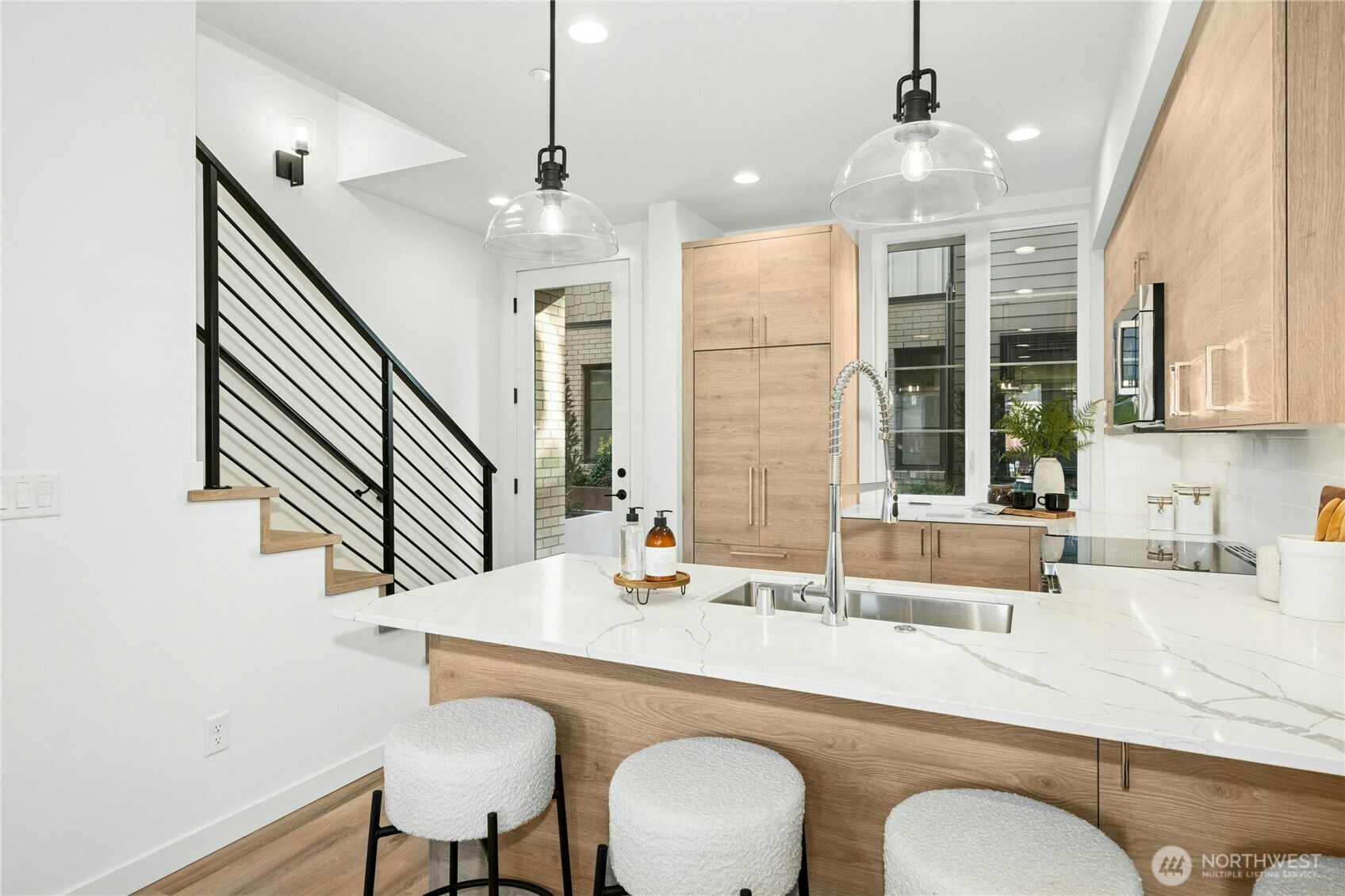 116 B 2nd Street S Unit: B