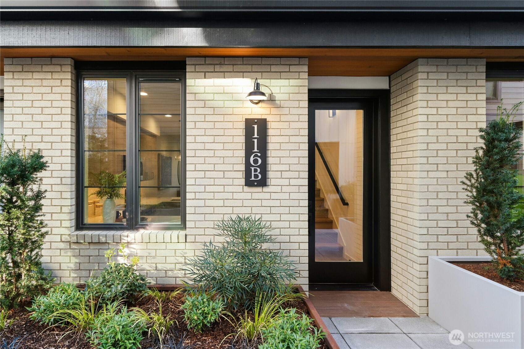 116 B 2nd Street S Unit: B