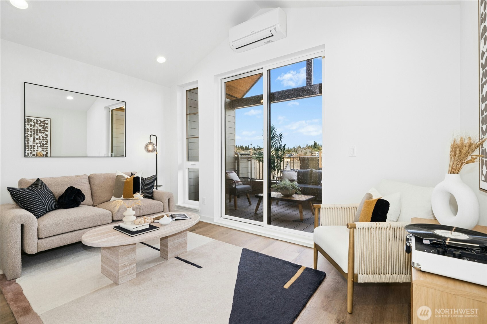 116 B 2nd Street S Unit: B