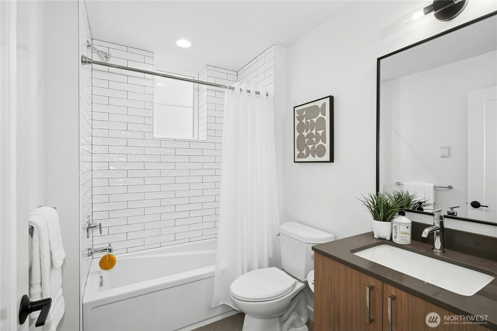 116 B 2nd Street S Unit: B
