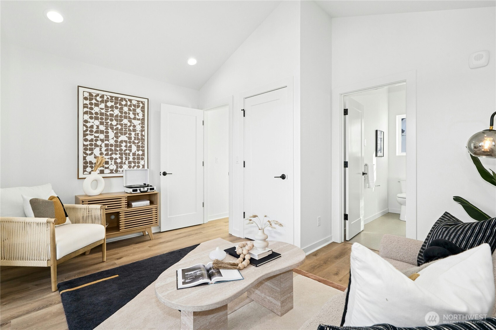 116 B 2nd Street S Unit: B