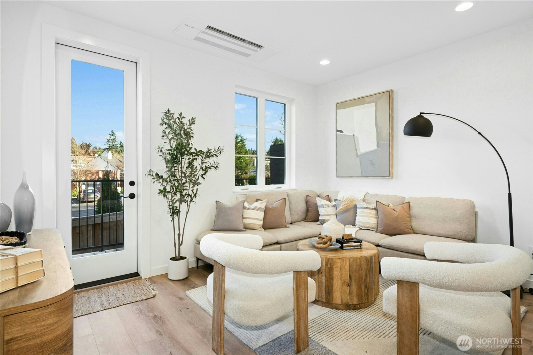 116 B 2nd Street S Unit: B