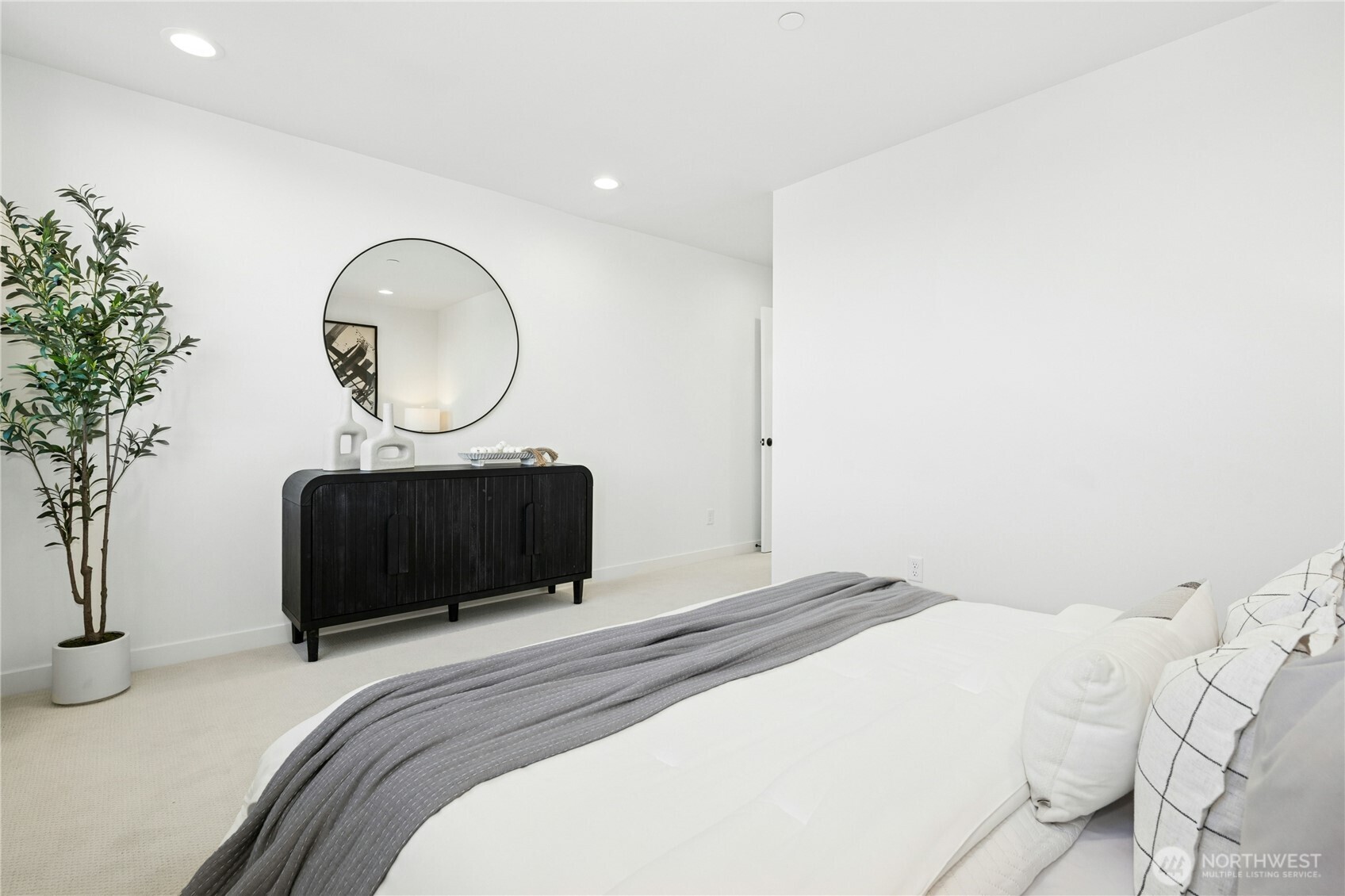 116 B 2nd Street S Unit: B