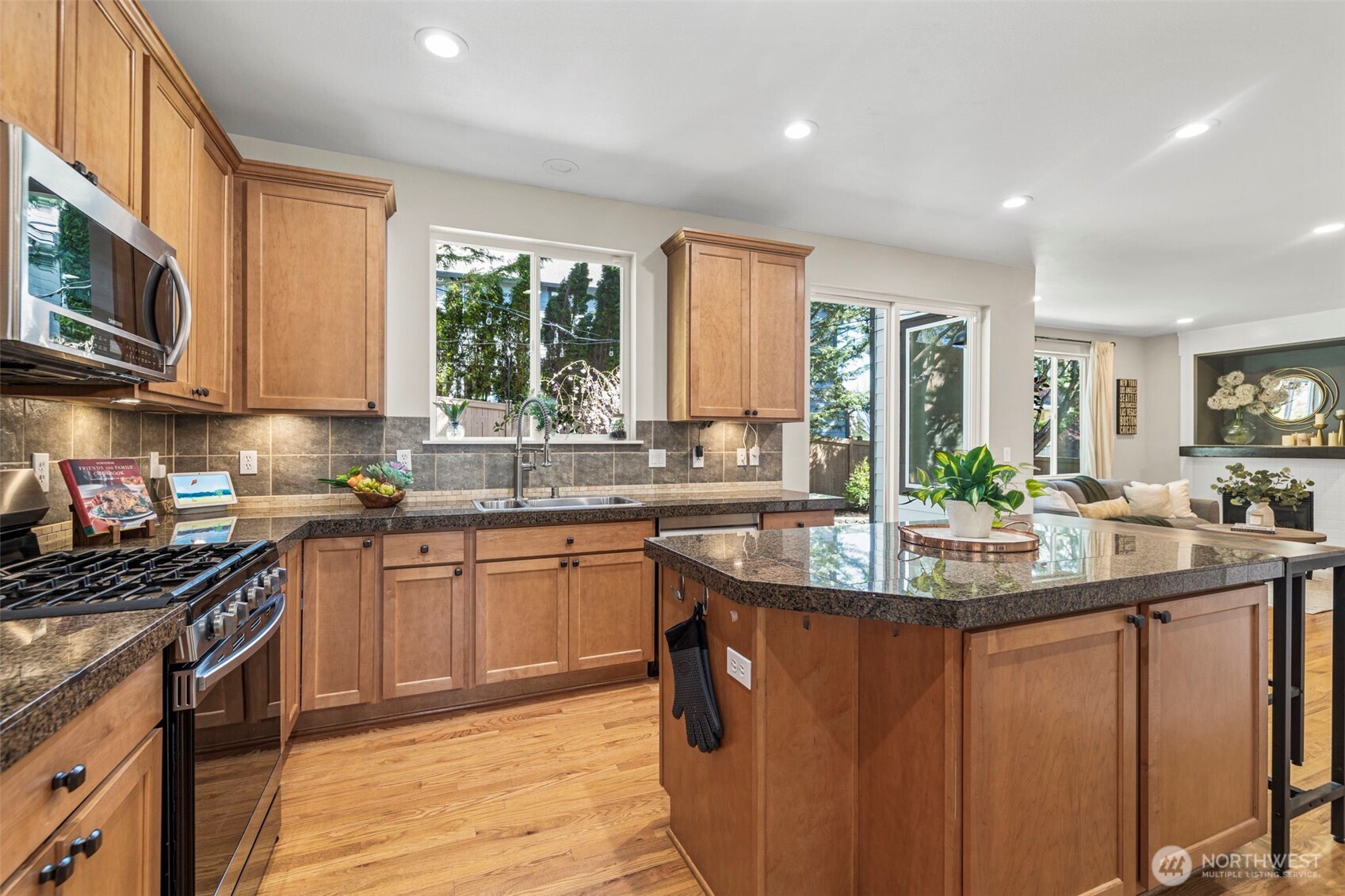 7508 Pinnacle Place SE