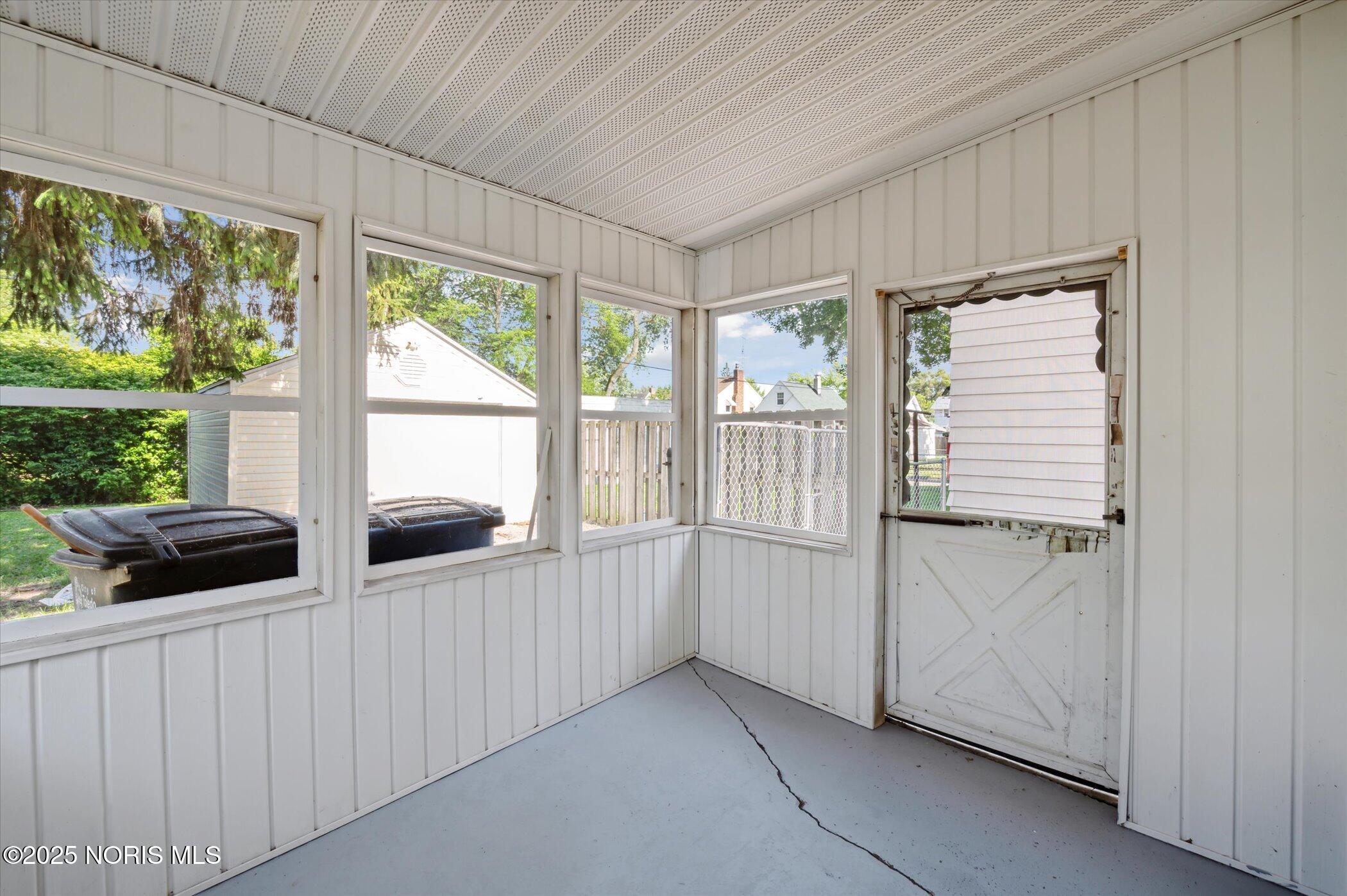 4606 Burnham Avenue