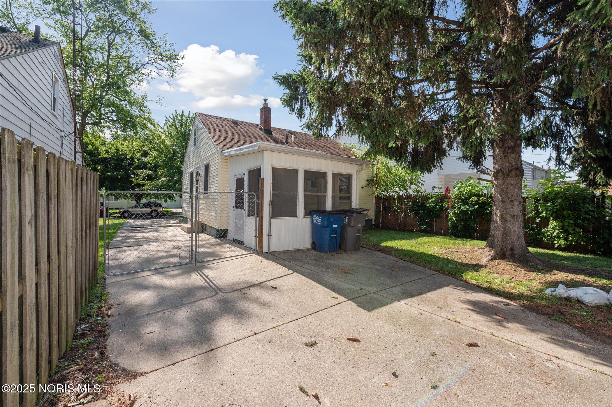 4606 Burnham Avenue