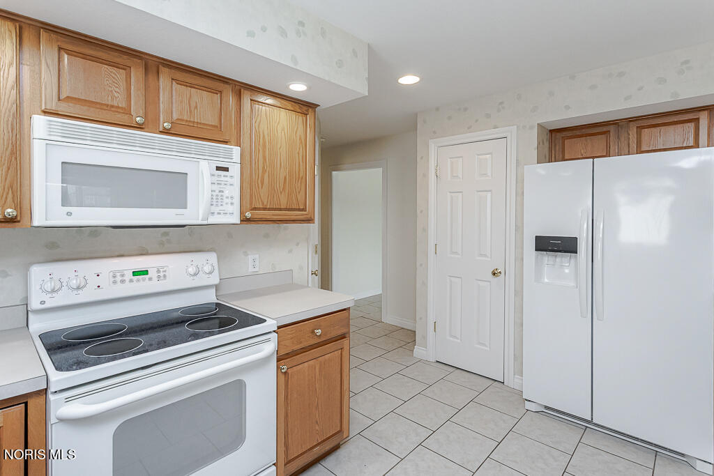 6859 Reflections Drive