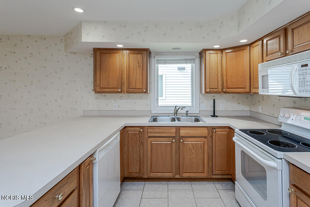 6859 Reflections Drive