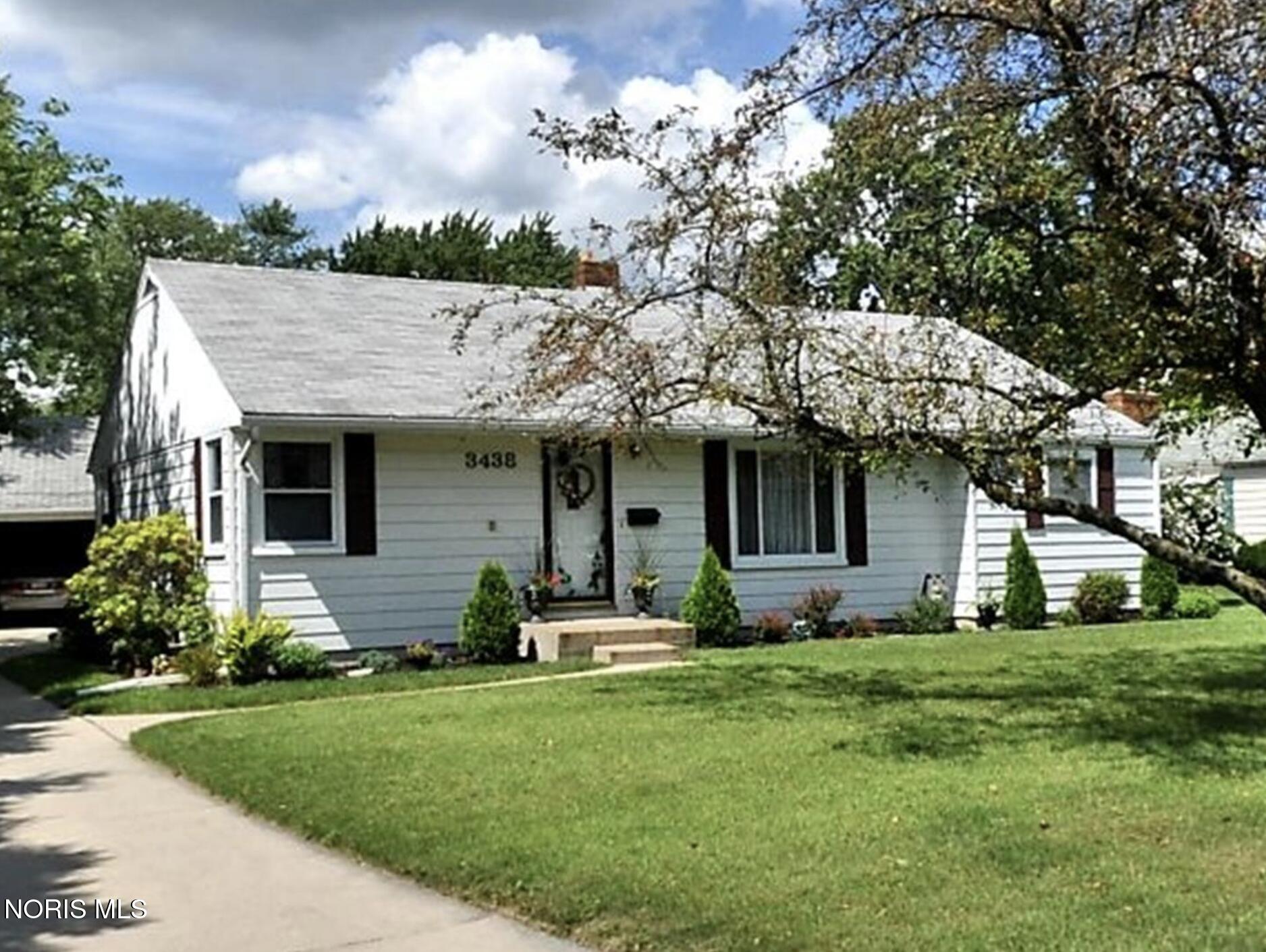 3438 Ravenwood Boulevard