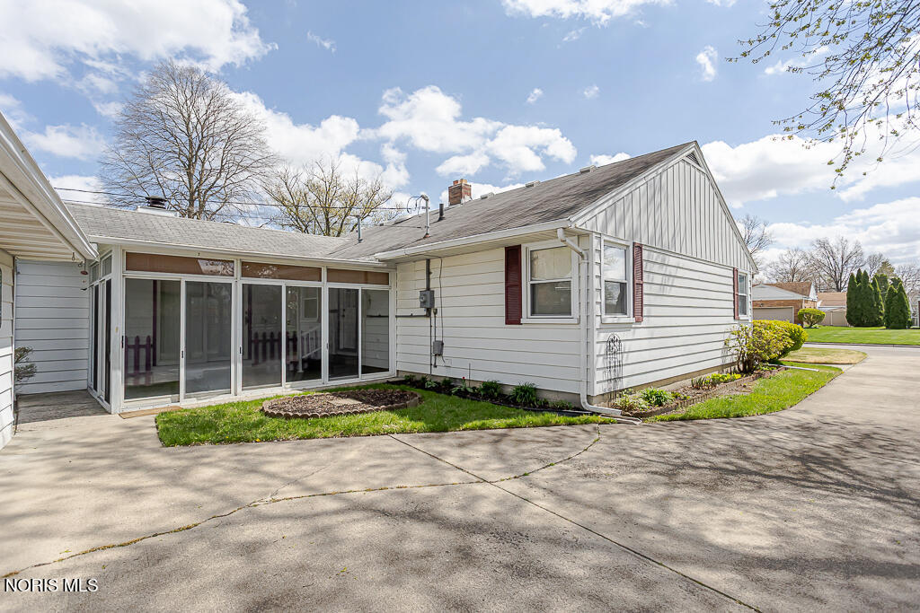 3438 Ravenwood Boulevard