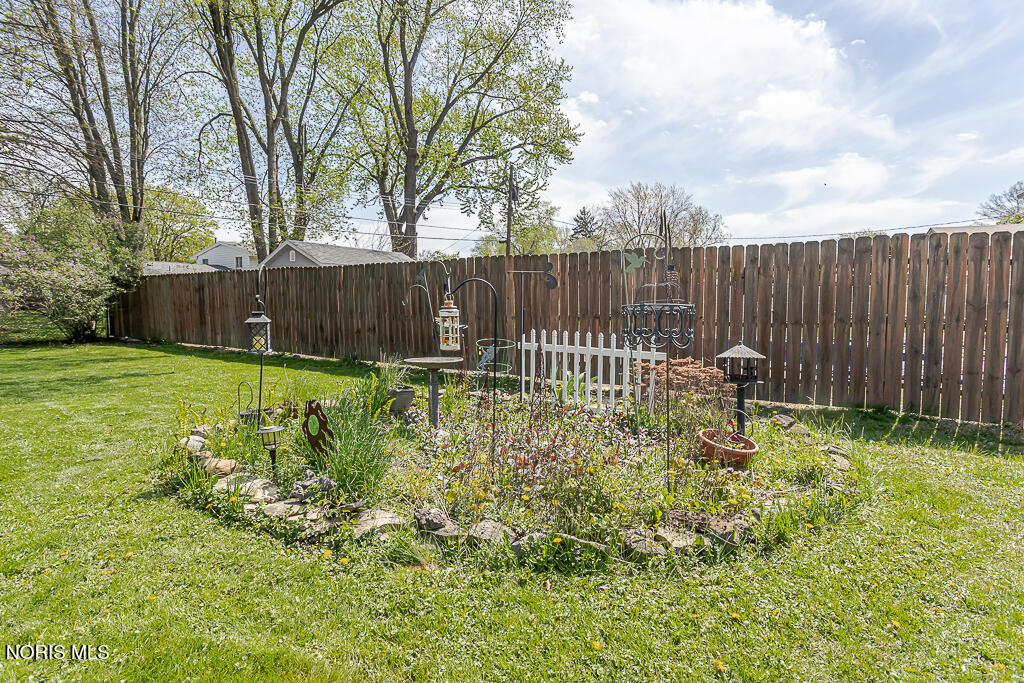 1961 Colony Drive