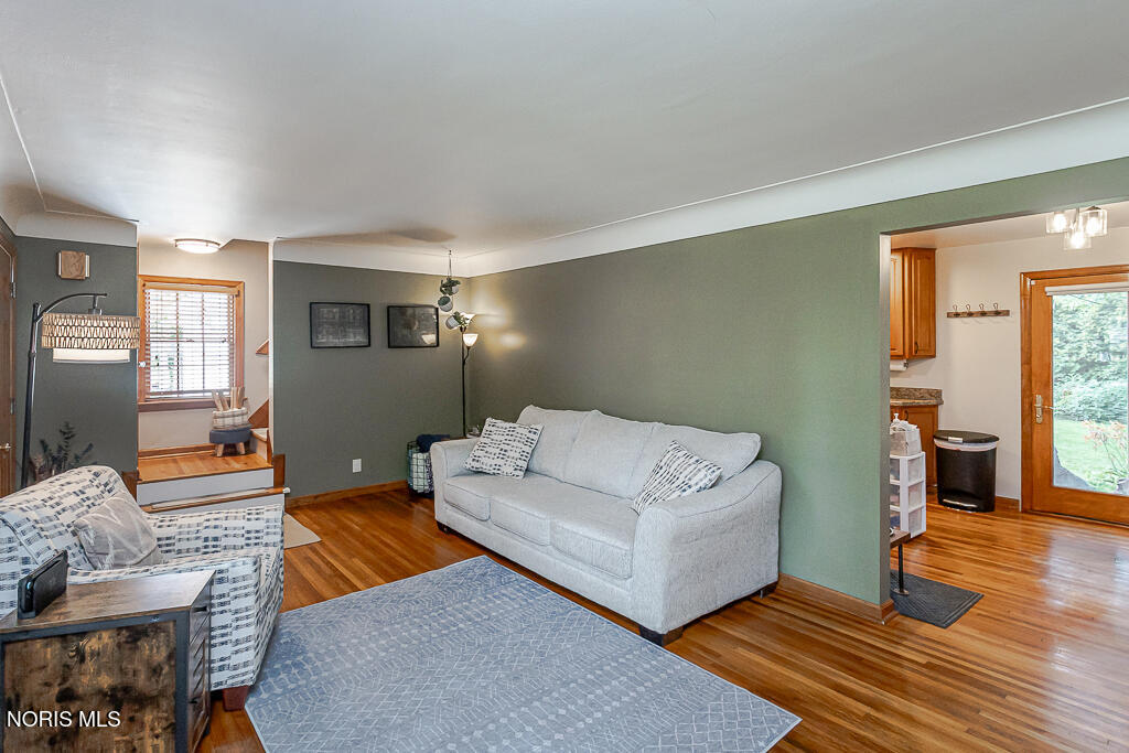833 River Road