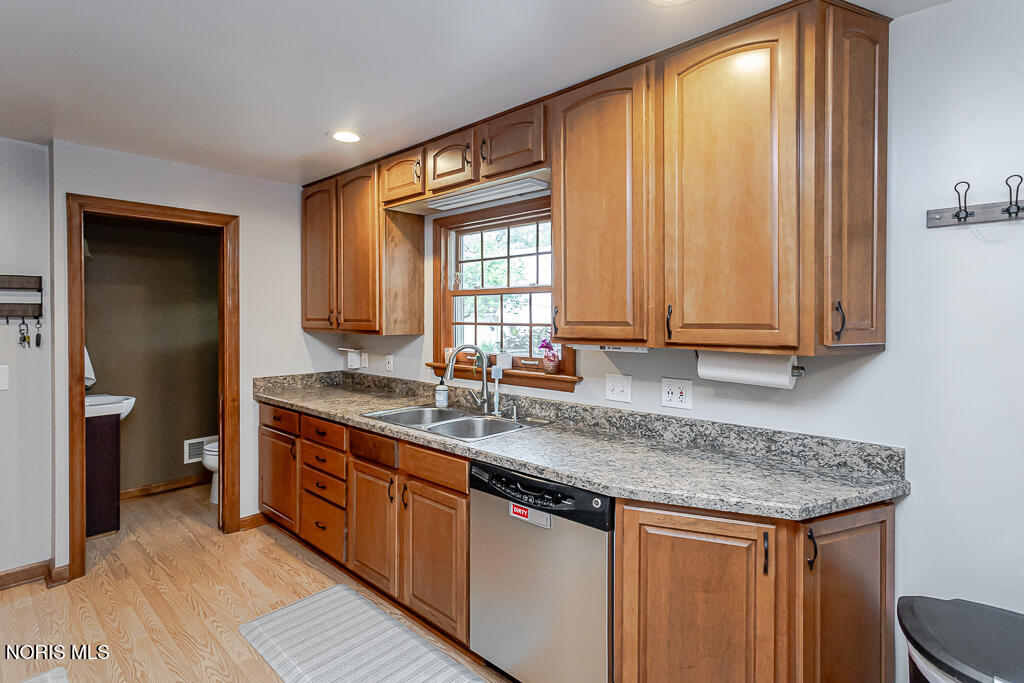 833 River Road