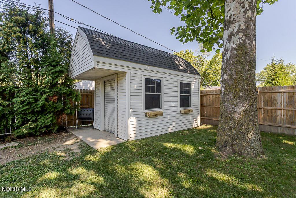 833 River Road