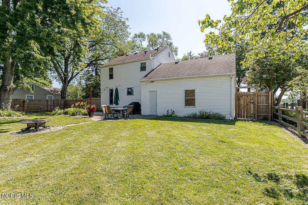 833 River Road