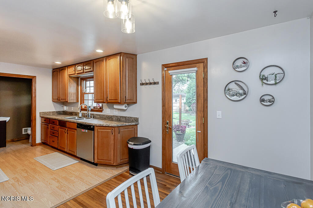 833 River Road
