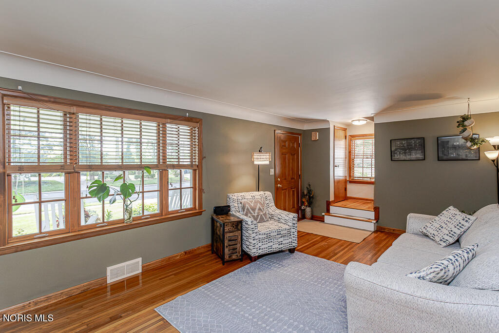 833 River Road
