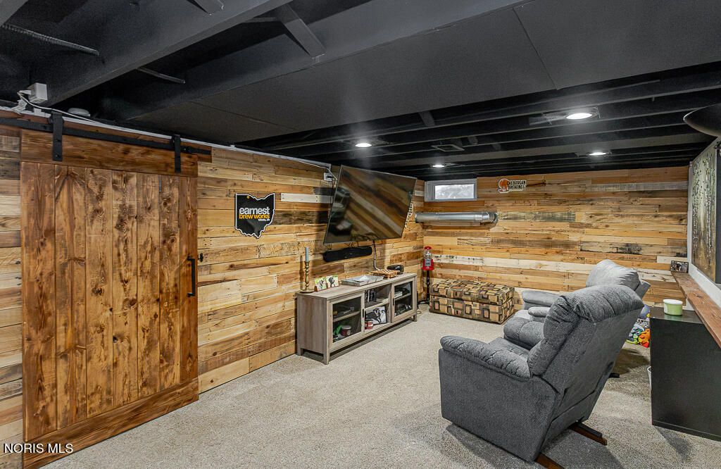 833 River Road