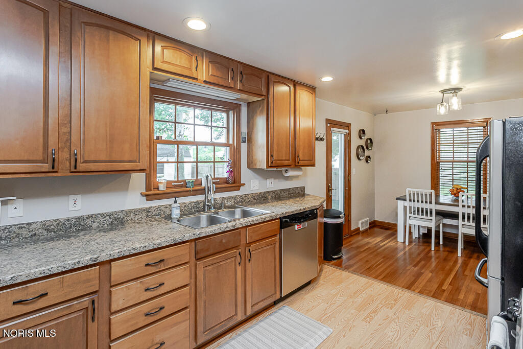 833 River Road