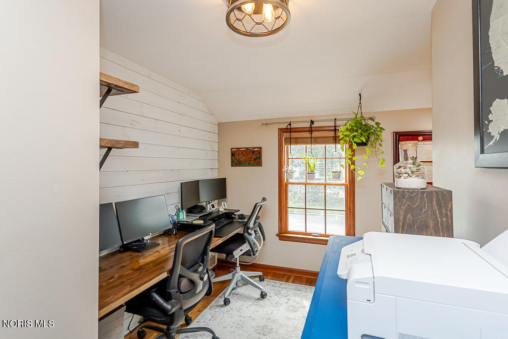 833 River Road