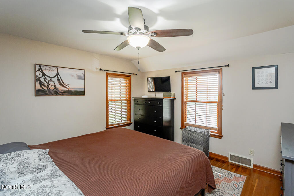 833 River Road