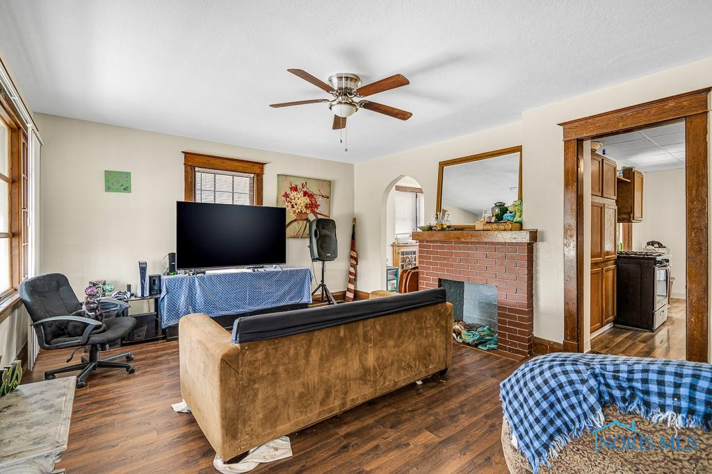 1210 Woodville Road
