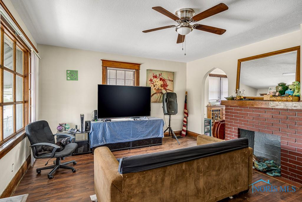 1210 Woodville Road