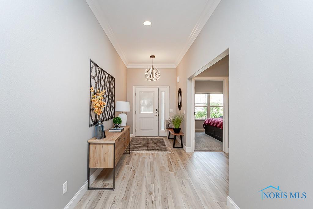 4748 Lakeside Drive