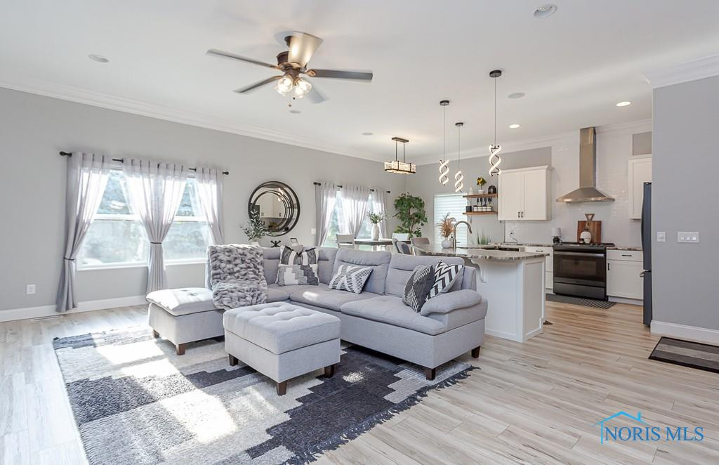 4748 Lakeside Drive