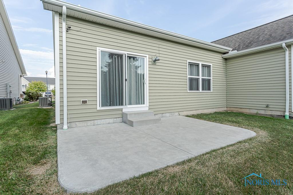 4748 Lakeside Drive