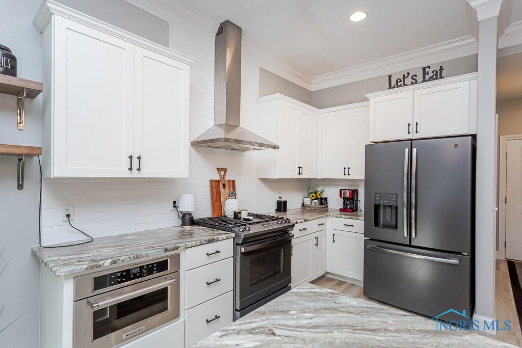 4748 Lakeside Drive