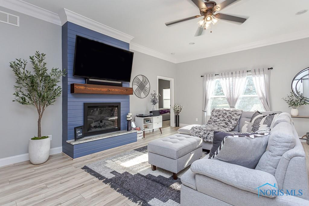 4748 Lakeside Drive