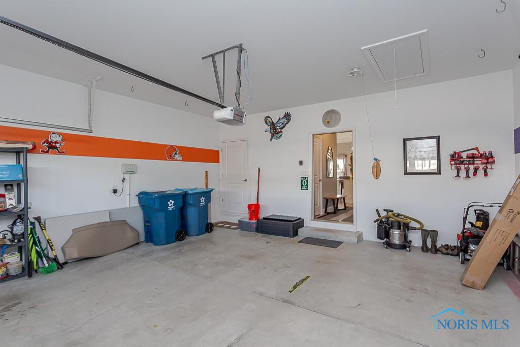 4748 Lakeside Drive