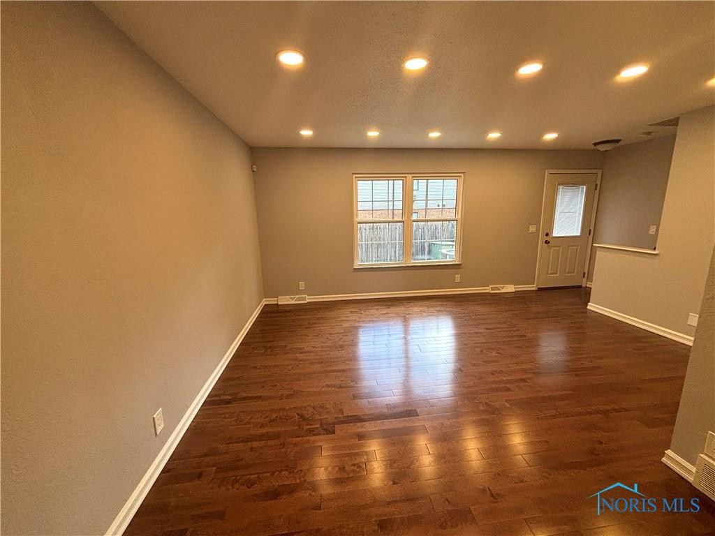 3757 W Alexis Road, 3757