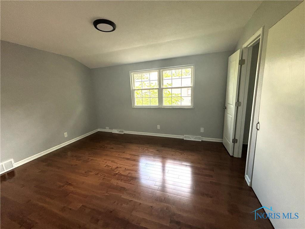 3757 W Alexis Road, 3757